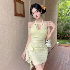 批发实拍挂脖镂空<b class='q'>连衣裙</b>女 腰腹褶皱收腰 侧边飘带开叉包臀修身短裙