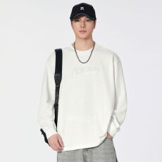 批发实拍2026新款长袖T恤男字母刺绣圆领宽松打底衫<b class='q'>日系</b><b class='q'>复古</b>百搭