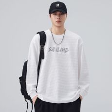 批发实拍2026新款长袖T恤男士<b class='q'>日系</b><b class='q'>复古</b>圆领宽松字母刺绣休闲打底衫