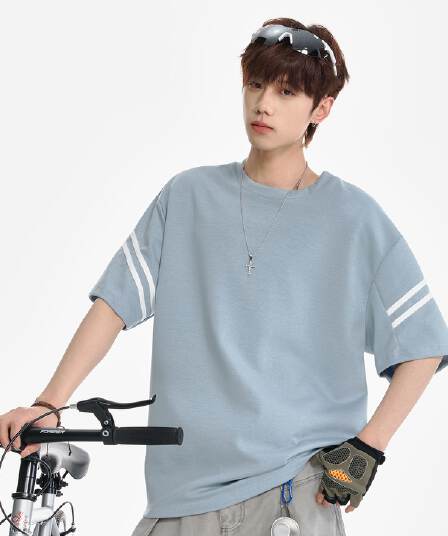 실사 2026 여름 새로운 스트라이프 라운드 넥 반팔 티셔츠 남자 미니멀리즘 캐주얼 소년 센스 맨위