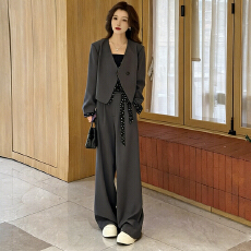 批发官图 灰色拼接波点西装套装<b class='q'>女</b>春季2026新款时尚通勤外套