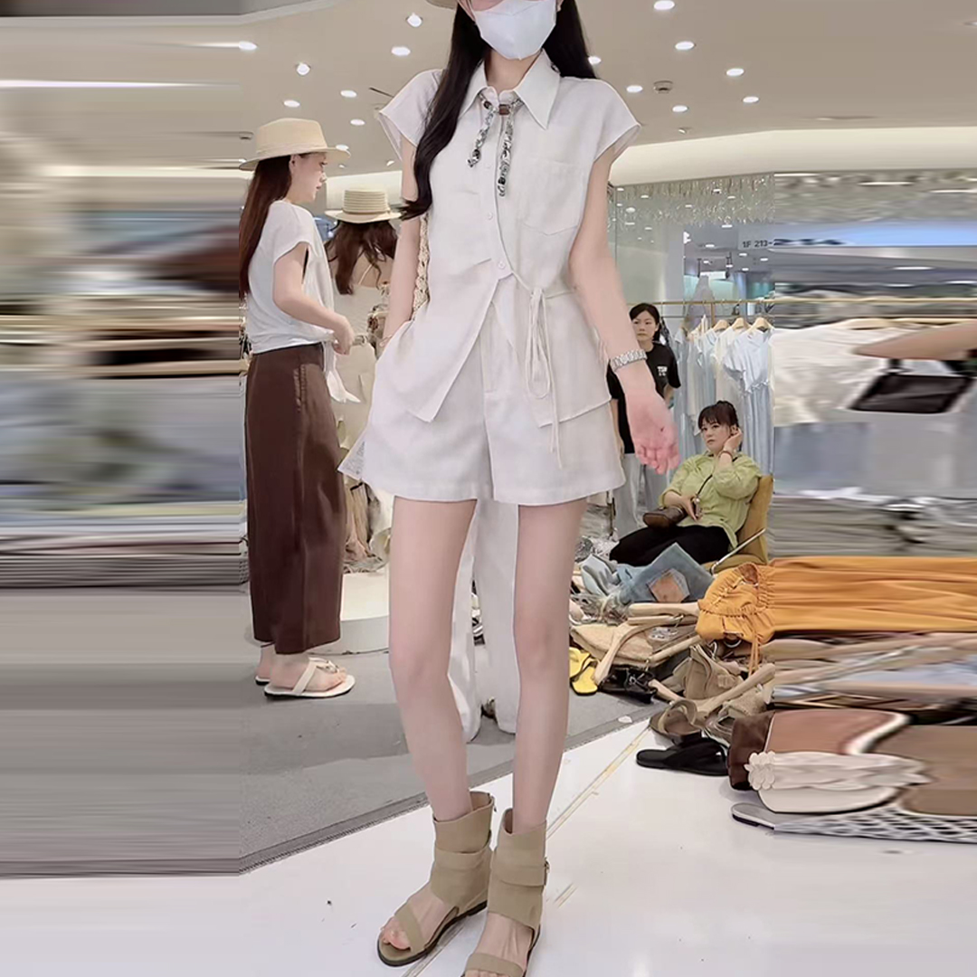 경관 그림 2026 여름 새로운 패션 품격 레이스업 허리 수축 슬림해 보이는 민소매 맨위 넓은 발 반바지 투피스 세트