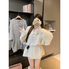 批发<b class='q'>实拍</b><b class='q'>大码</b>韩版气质风设计感蝴蝶结镂空针织衫毛衣+皮带腰包两件套