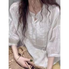 批发夏季法式文艺<b class='q'>甜美</b>遮肉显瘦蕾丝花边单排扣五分袖衬衫女棉麻上衣潮