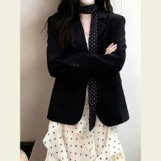 批发黑色西装高级感外套女秋季新款韩版宽松廓形气质休闲西服网红