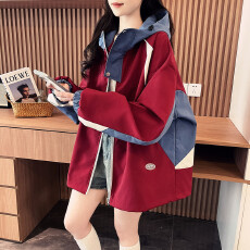 批发实拍冲锋衣外套女网红款2026春秋上新潮牌连帽宽松<b class='q'>休闲</b><b class='q'>户外</b>登山服