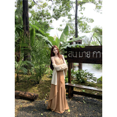 批发实拍  度假风吊带美背+不规则<b class='q'>半身裙</b>+长袖防晒衫三件套