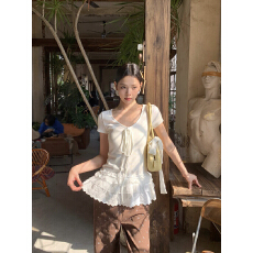 宋正恩白色V领蕾丝花边绑带正肩短袖t恤女夏季修身独特超好看上衣