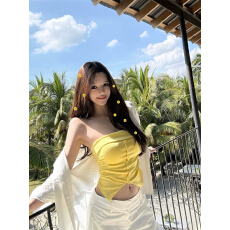 批发titi小姐姐<b class='q'>夏</b>日多巴胺吊带背心女春<b class='q'>夏</b>带胸垫辣妹抹胸打底上衣