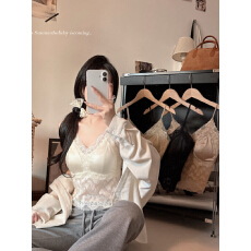 批发06春夏新款法式轻奢蕾丝拼接吊带背心女早春缎面一体杯打底上衣