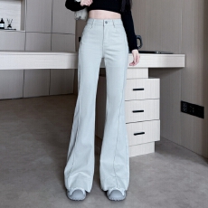 批发实拍2026年春季月光灰百搭微弹微喇叭牛仔马蹄裤女145CM小个子