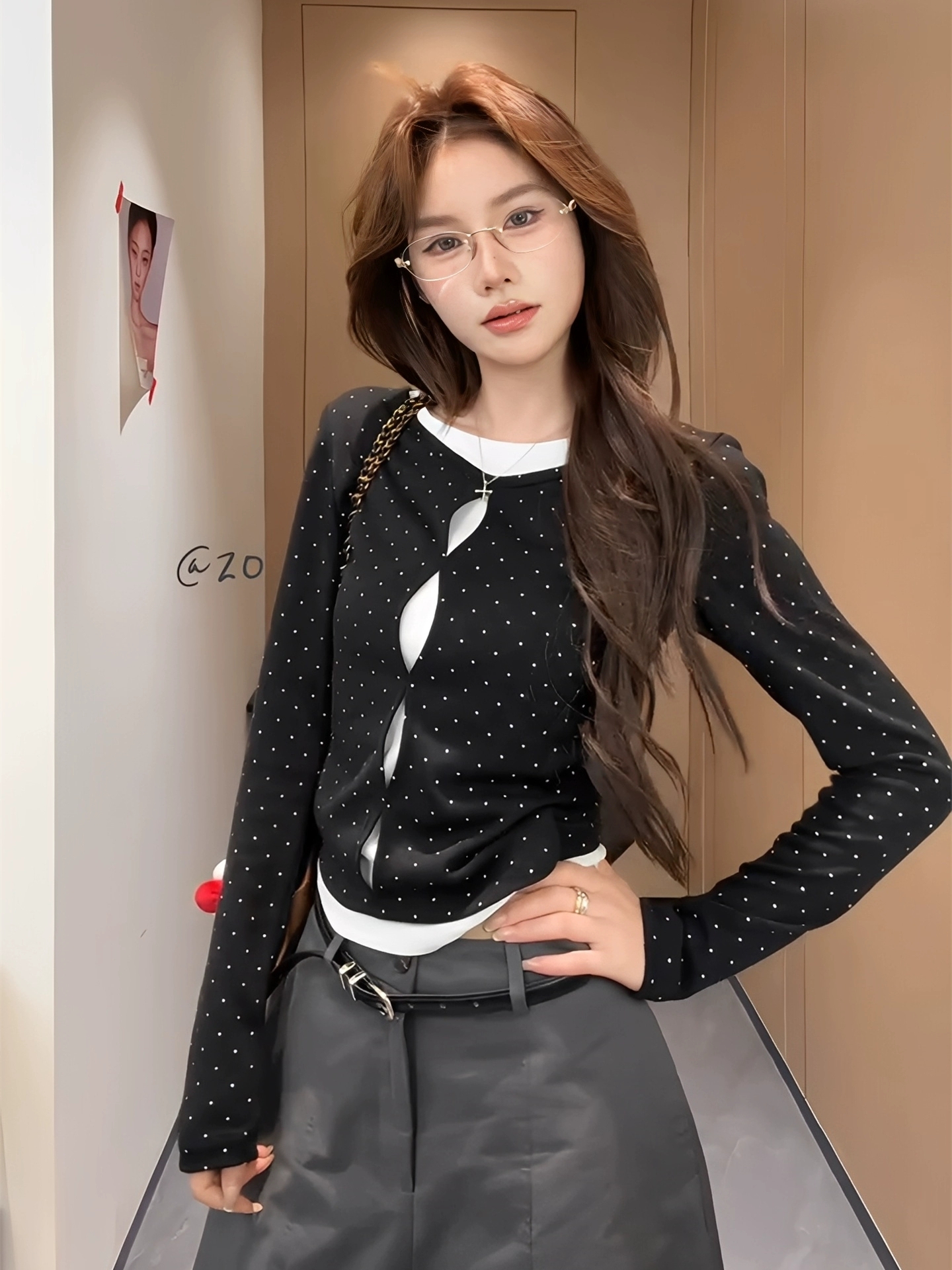 도트 무늬 페이크 레이어드 배색 스택 착용 라운드 넥 긴팔 기본 셔츠