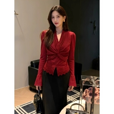 批发法式新年本命年红色蕾丝打底衫女秋冬新款轻奢<b class='q'>长袖</b>上衣设计感小众