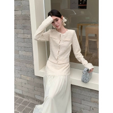 批发2026春季<b class='q'>新款</b>小香风设计感杏色垫肩修身开衫高腰包臀<b class='q'>半身裙</b>套装女