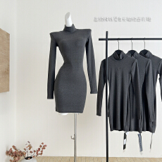 批发CYNR原创设计高级感高领堆堆袖LOGO<b class='q'>刺绣</b>针织<b class='q'>连衣裙</b>修身包臀打底裙