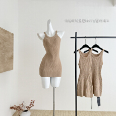 批发titi小姐姐【低饱和轻熟】针织<b class='q'>连衣裙</b>秋冬显瘦绞花包臀打底背心裙