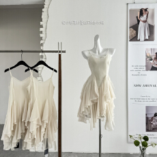 批发SUNONEONE 花边拼接设计感薄纱蕾丝吊带连衣<b class='q'>裙</b>女春季修身<b class='q'>无袖</b><b class='q'>裙</b>子