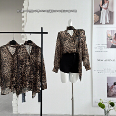 批发豹纹轻薄<b class='q'>雪纺</b><b class='q'>衬衫</b>美胸三角杯吊带