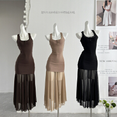 批发SUNONEONE 真两件法式修身针织吊带连衣裙女春季设计感大裙摆长裙