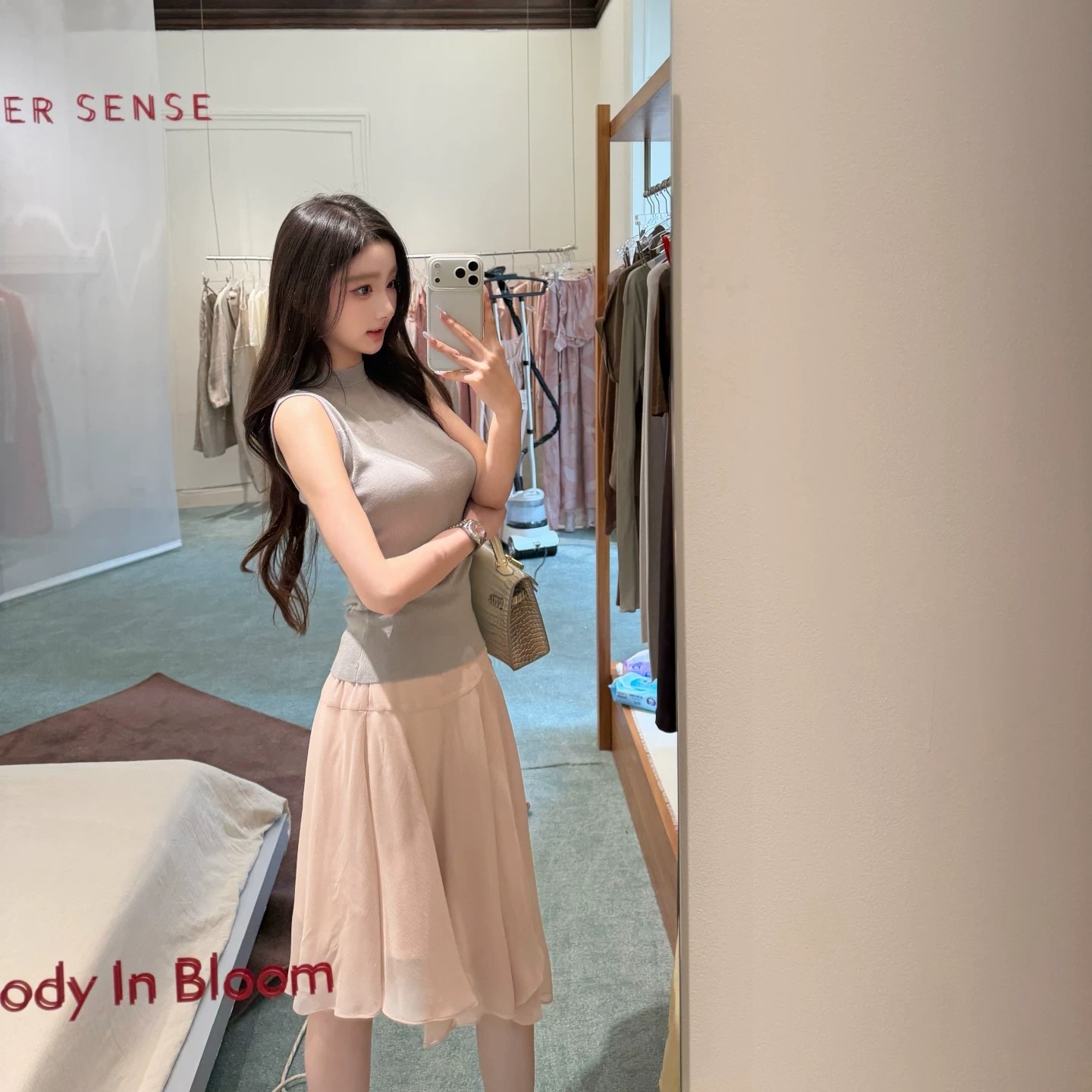 okmashop 빛 연 주형 한 부서 세트 여성 여름 몸매 가꾸기 니트 스웨터 맨위 쉬폰 반 스커트 투피스 세트