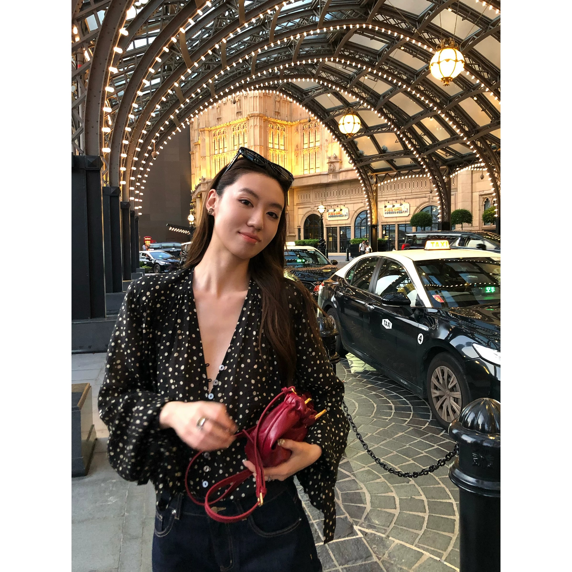 gakee official 검정색 도트 무늬 V넥 여성 셔츠 여름 프랑스식 레트로 스타일 자외선 차단 루즈핏 오픈 가디건