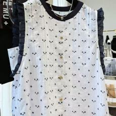 批发夏季新款韩系小碎花木耳边设计感无袖衬衫女甜美上衣