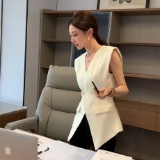 批发时尚新款气质有原型名媛风别致西装马甲2025<b class='q'>夏</b>季时髦百搭无袖上衣
