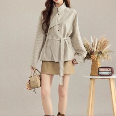 批发立领不规则<b class='q'>时尚</b>春秋新款<b class='q'>衬衫</b>上衣收腰条纹高端绝好看<b class='q'>时尚</b>工装上衣