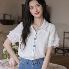 批发法式夏季新款花边是蕾丝短袖木耳边时尚甜美立体花朵高端<b class='q'>衬衫</b>