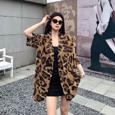 批发高级感时髦豹纹印花夏季新款西装外套宽松显瘦短袖<b class='q'>衬衫</b>