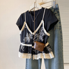 批发大码胖MM夏季新款减龄小众蕾丝拼接显瘦假两件<b class='q'>加肥</b><b class='q'>加大</b>时尚上衣