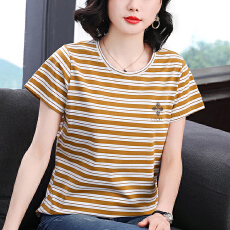 批发<b class='q'>妈妈装</b>2026春季新款短袖女T恤高级感条纹设计宽松显瘦拼接<b class='q'>上衣</b>女
