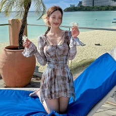 批发blossom格子高级感泳衣女2026新款爆款裙式连体遮肚小众泡温泉ins