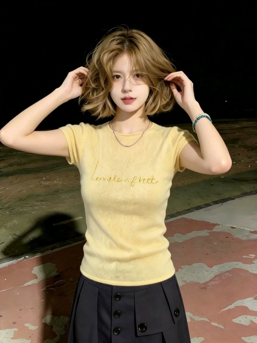 도파민 착용 가져 가라. 황색 자수 니트 반팔 티셔츠 여성 여름 디자인 센스 작은 대중 맨위