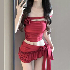 批发泳衣女款2026新款酒红显白性感分体遮肉显瘦海边度假三件套游泳装