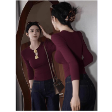 批发秋冬纯欲辣妹修身显瘦打底衫女内搭<b class='q'>高级</b>感酒红色长袖t恤绝美上衣