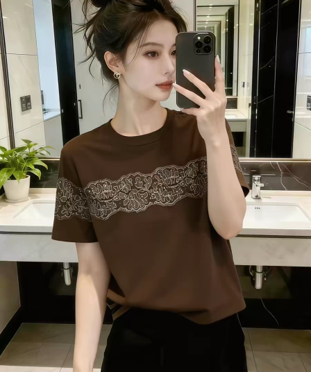 한 부서 레이스 라운드 넥 반팔 티셔츠 여성 2026 새로운 여름 패션 외국 가스 슈퍼 잘 생긴 아름다운 고유 한 맨위