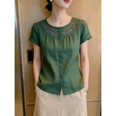 批发韩系<b class='q'>轻熟</b>风洋气镂空绿色短袖女2026年春夏新款设计感百搭减龄上衣
