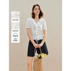 批发<b class='q'>韩版</b>V领荷叶边衬衫夏季新款镂空刺绣上衣提花蕾丝拼接短袖衬衫女