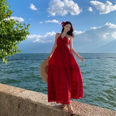 批发法式性感纯欲风<b class='q'>泰国</b>海边度假连衣裙女三亚性感吊带蛋糕露背长裙子