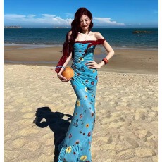 批发2025ss原创印花拼接<b class='q'>撞色</b>挂脖吊带<b class='q'>连衣裙</b>