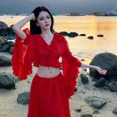 批发2025年夏季新款法式浪漫荷叶边V领长袖套装<b class='q'>连衣裙</b><b class='q'>女</b>修身显瘦套装