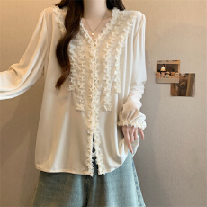 批发实拍大码温柔风木耳花边v领<b class='q'>长袖</b>衬衫女秋季穿搭2025新款小衫上衣