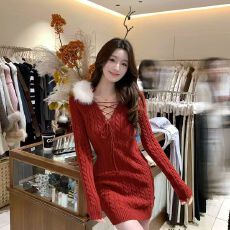 批发小芬家FENDDI2025冬季新款纯欲辣妹包臀针织短<b class='q'>裙</b>连帽毛领连衣