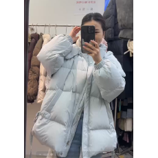 批发<b class='q'>羽绒服</b>女2025新款冬季短款连帽收腰面包服轻薄白鸭绒外套流行工装
