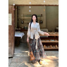 批发花晓'新中式侘寂风V领衬衫女<b class='q'>春</b>季清冷感宽松灯笼袖上衣