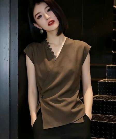 미니멀리즘 불규칙 레트로 여성 셔츠 여름 2026 년 새로운 외국 가스 다용도 반팔 디자인 센스 작은 대중 셔츠