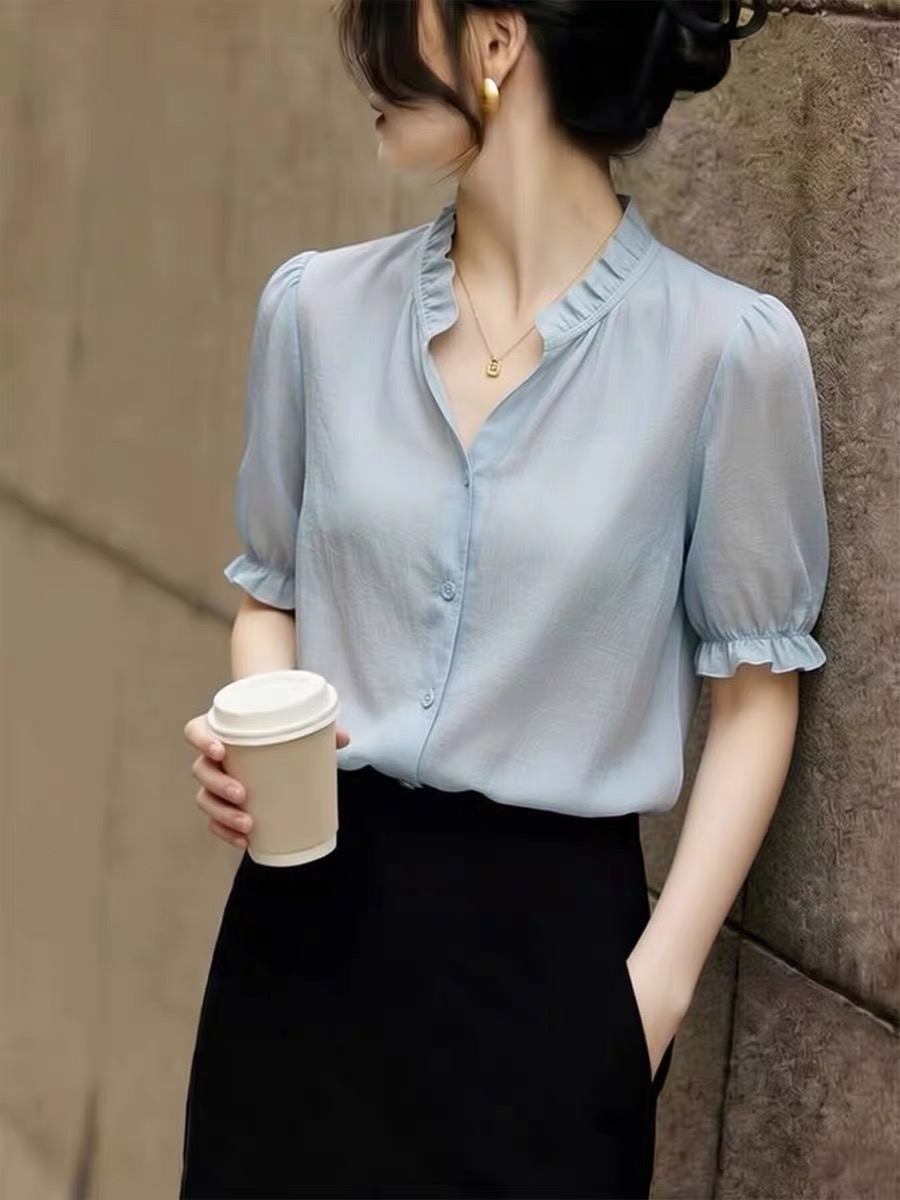 프랑스식 스탠드 칼라 레이스 거품 소매 여성 셔츠 2026 여름 새로운 파란색 몸매 가꾸기 슬림해 보이는 세련된 다용도 맨위