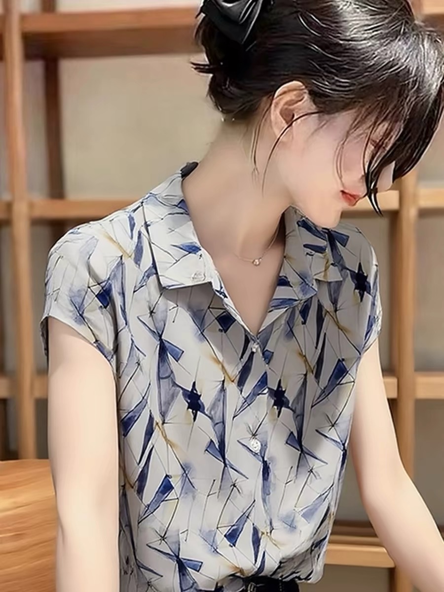 2026 여름 새로운 패션 외국 가스 폴로 칼라 반팔 셔츠 여성 슬림해 보이는 연령 감소 캐주얼 다용도 품격 맨위