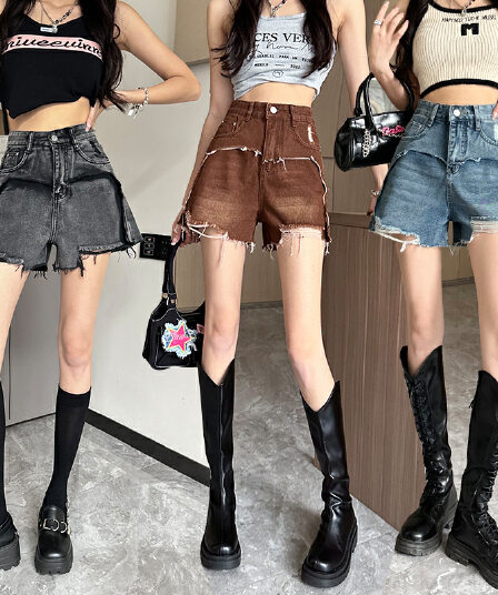 실사 배색 디자인 찢어진 데님 반바지 여성 2026 여름 한국 스타일 슬림해 보이는 하이웨이스트 거친 가장자리 넓은 다리 핫 바지 트렌디